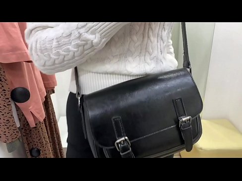 ❤️ Masturbasi umum tina jalang ngora FeralBerry sareng dildo di kamar pas ❤️ pelacur dina su.dewporn.ru ❌❤